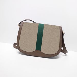 Grossist exklusiv designväska Damväska Modehandväska Crossbody-väskor Klassiskt mönster Läder Retro Sadelväska dicky0750