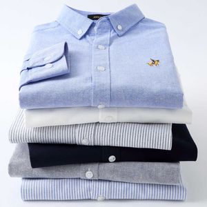 Casual de algodão puro camisas listradas de Oxford para homens manga comprida bordado design regular fit moda elegante 210708
