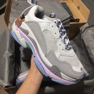 Triple S Tasarımcılar Sneaker Paris Ayakkabı Günlük Ayakkabılar Lüks Eğitmenler En Yeni Renkler Chaussures Kombinasyon Tabanlar Kalın Tabanlı Açık Spor Ayakkabılar