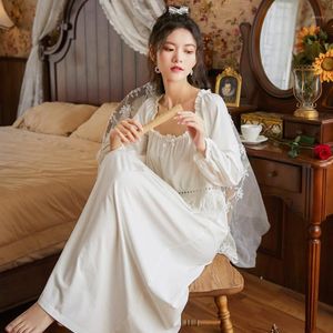 Kvinnors Sleepwear Wasteeheart Spring Vit Sexiga Kvinnor Sömn Nightwear Passar Natt Lace Nightgown 2 Pieces Långbyxor Homewear Sleepshirts