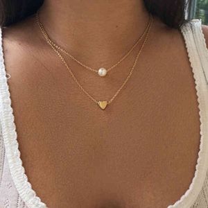 Ny Böhmen Enkel Fashion Imitation Pearl Love Heart Dubbelskikt Clavicle Chain Halsband Tillbehör Kvinnlig smycken Partihandel