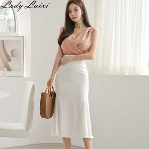 Summer High quality Sexy Sleeveless V-Neck Vest Top + white Bodycon Mermaid Skirt Women Two Piece set Suit 210529