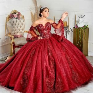 Paillettes rosso scuro abito a palla gonfio abiti Quinceanera in rilievo con spalla sequestro di tulle Sweet 15 16 vestito xv abbigliamento da festa