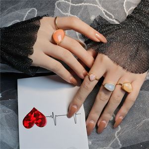 Set di anelli in pietra tondi quadrati geometrici retrò per gioielli da donna con anelli in resina colorati alla moda