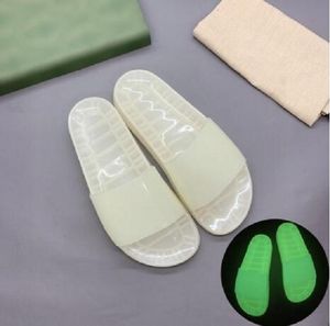 2021 PVC 샌들 환경 보호 젤리 슬리퍼 럭셔리 디자이너 슬라이드 남성 여성 신발 여름 해변 방수 슬리퍼 35-45