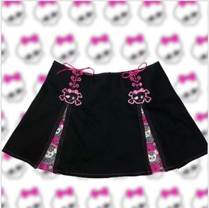 Gonne Minigonna giapponese originale con teschio Harajuku Black Rock Plaid Splicing Sweet Girl Gothic Kawaii Vita alta Una linea