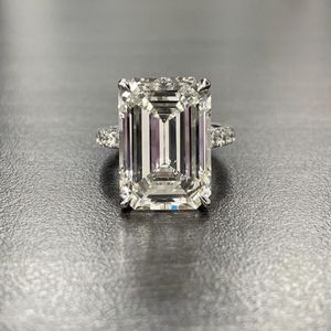 Lyx Sterling Silver Skapat Emerald Cut ct Diamond Wedding Engagement Cocktail Kvinnor Ringar Fina smycken Partihandel