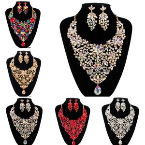 Orecchini Collana Collana Girocollo con ciondolo in strass di cristallo con fiore per le donne da sposa Set di gioielli per la festa nuziale Africano Dubai