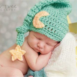 Nyfödda 0-3 månader baby knit fotografi lång svans hatt spädbarn flicka pojke foto prop virka stickade kostym kepsar med stjärna måne dekor söta ins huvudbonader g983503