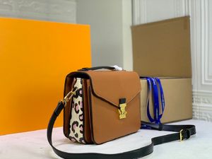 Mode av högsta kvalitet lyxdesigner Bag Classic Leopard Shoulder Bags Purse Handväska Läderplånbok Kvinna Koppling Tote Messenger Purses Free Ship