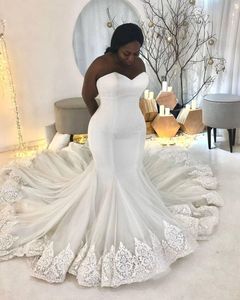 2022 Semplice abito da sposa vintage a sirena Sweetheart senza maniche in pizzo Appliques Robe de mari￩e Custom Made Satin Beach Boho Abito da sposa Lunghezza pavimento Taglie forti