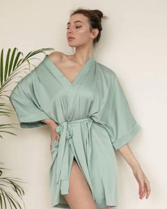 Kvinnor Solid Sexig Badrock Satin Comfort Sleepwear Tre Kvartär Ärm Svart Silk Robe Med Sashes Hem Nightgown Trend 210517