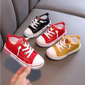 Dziewczyny Sneakers Soft Sole Boys 'Casual Buty 2022 Wiosna Jesień Nowa Pomoc Dzieci Płótno Buty antypoślizgowe Obuwie Moda Studenci Sneakers 21-32