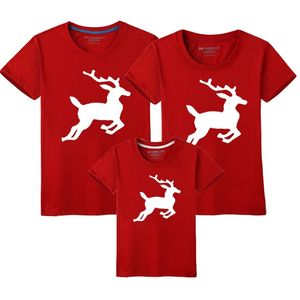 家族のクリスマスマッチング服半袖母娘TシャツElf Santa Claus Reindeerエルクプリントティーレッドパジャマトップ210417