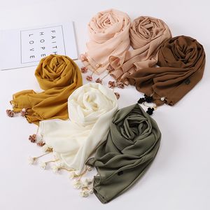 Fashion Plain Bubble Chiffon Scarf Kvinnors Hijab Wrap Solid Färg Sjal Huvudband Muslim Hijabsturbanet Headscarf Flower Pendant