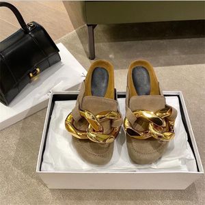 Venda por atacado Novo design de marca de corrente de ouro Chinelo feminino fechado Toe Slip On Mules Sapatos Toe redondo Salto baixo Casual Slides Flip Flop