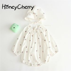 Ren bomull långärmad krypa bodysuits sydkoreanska versionen av höst baby flicka kläder med hattar och 210702