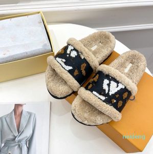 Luxurys Designer Winter Pelz Wolle Hausschuhe Frauen Pelzige Buchstaben Sandalen Warme Bequeme Fuzzy Girl Flip Flop Slides Größe 35-41 gg898