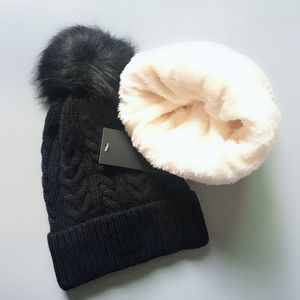 Designer Frauen Winter Samt Beanie Pompom Verdicken Warme Mütze Für Weiche Stretch Kabel Herbst Gestrickte Pompoms Design Beanies Hüte Patchwork Frau Schädel Kappen Mädchen Ski Cap