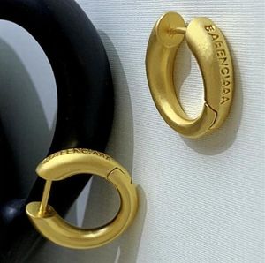 Designer B Metal Burgingen Vrouw Ring Oorbellen Hoopoorbellen Paris High-End Luxe
