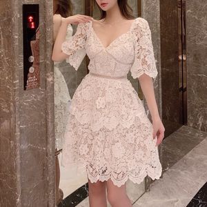 High quality Self portrait Summer Runway Water Soluble Lace Hollow Out Dress Women Puff Sleeve Cake Mini Dress 210518