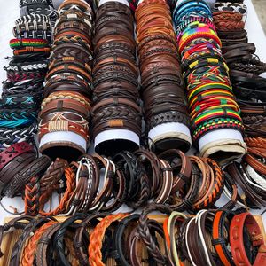 30st/parti Partihandel Bulk Slumpmässiga Män Dam Läderarmband Femme Pulseras Bileklik Par Armband Herr Smycken WP8 220713