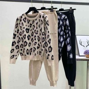 Moda Jesień Zima Damskie garnitury Leopard Dzianiny O-Collor Sweter sweter i spodnie Dwa kawałek zestaw 210519