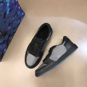 Designer Casual Skor Vit Svart Läder Sneakers Men Trainer Calfskin High Top Sports Sneaker Flower Motiv Vintage Sko med låda