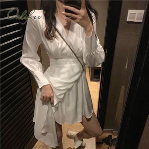 Summer Women White Satin Long Sleeve Vintage Asimmetrico Fashion Streetwear Short Silk Party Dress 210415