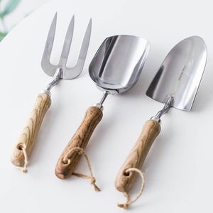 Rastrello da giardino Piccola pala da giardinaggio Manico in legno Mini aratro da scavo Set di utensili manuali