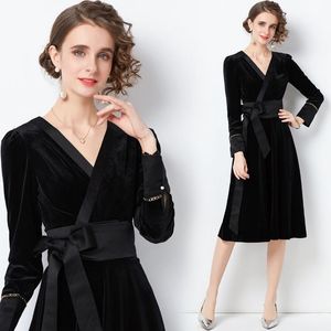 Casual Dresses Runway Designer V Neck Vintage Elegant Knee Length Dress With Sashes Long Sleeve Black Velvet A Line Vestidos Robes 8907