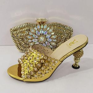 Wholesale mature golds for sale - Group buy Gold Color Autumn Design Mature Women Shoes Matching Bag Comfortable Heels Slipper With Crystal For Garden Party Dress