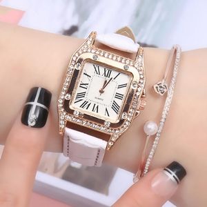 Frauen Uhr Mode Wilden Mosaik Diamant Ziffer Gürtel Schnalle Luxus Damen Geometrische Römische Quarz Armbanduhren