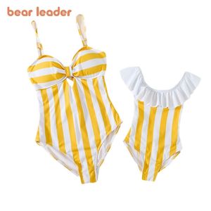 Family Matching Outfits Mother Girls Daughter Striped Swimwear One-Piece Swimsuit Mom And Clothes 210429