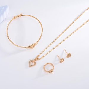 Örhängen Halsband Fyra Smycken Satser Mode Hjärtformade Tillbehör För Tjejer Barnfest Hängsmycke Armband Set
