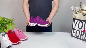 Sapatos femininos outono 2021 Novo Respirável Solução Solução Sapatos Coreano Casual Air Almofada Esportes Sapato Mulheres PM132