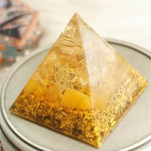 ORGONITE PYRAMID 5CM Symbolizuje Lucky Citrine Pyramid Energy Converter, aby zebrać Wystrój bogactwa i żywicy dobrobytu