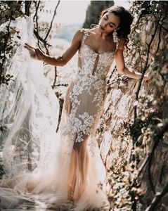 2021 Paese Abiti da sposa a sirena in pizzo Abiti da sposa Cinghie Sexy Illusione Perline applicate Abito da sposa lungo Boho Beach Realizzato su misura