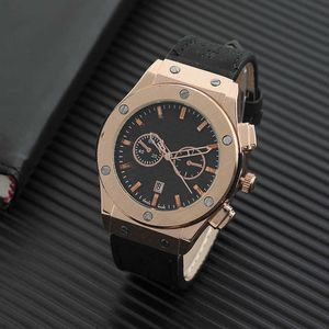 Berömda varumärkesklockor för män Luxury Big Dial Silicone Band Watch Mäns Quartz Armbandsur Sport Klocka Relogio Masculino G1022