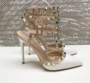 2021 Storlek Designer Kvinnor Skor Röd Sole High Heel Leopard Print Pointed Toes Party Wedding Shoe Stiletto Pumps Sandaler