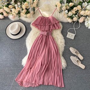 Kleid mit Gürtel Frauen Sommer Süße Plissee Rüschen Trägerlose BH-Träger Taille Slim Urlaub Büro Dame Vestidos 210420