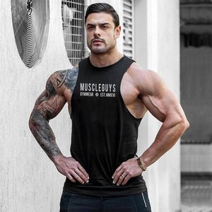 Sommermode Muscleguys Gymwear Marke Bodybuilding Stringer Tank Top Männer Sportswear Fitness Herren Ärmellose Weste M-XXL 210421