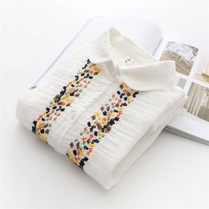 春秋のプレッピースタイルの女性ピーターパン襟の緩い白いシャツ100％綿ヴィンテージ刺繍花のカジュアルブラウスS98 210512
