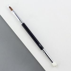 Pennelli trucco T301 Concealer Precision Eye Nose Sponge Smudge Blending Beauty Brush