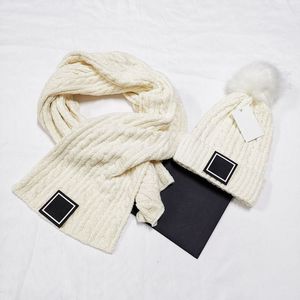 같은 컬러 슈트 스타일의 Aacne Hat and Scarf 100%면 니트 패션 니트 모자 가을과 겨울 컬러 5 mens 여자를위한 따뜻함