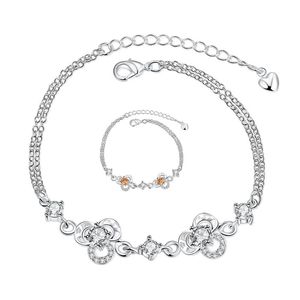 Charm Bracelets Korea Small Sweet Clover Lady Bracelet Women Lucky Chain White Zircon Sier Plated Jewelry Wholesale