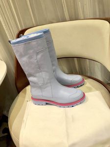 Moda de qualidade Britânica Botas das Mulheres 2021 Outono Bota de Chuva Meninas Confortável e Versátil Botinhas de Cowboy de Couro Respirável com Caixa