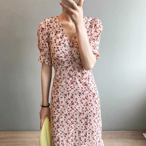 夏のフレンチシフォン花ドレス女性の半袖VネックMIDIボトムリングプリント210607