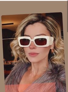 Kadınlar için 2022 Güneş Gözlüğü Stil 0811 Anti-UltraViolet Retro Plaka Kare Tam Çerçeve Moda Gözlük Rastgele Kutu