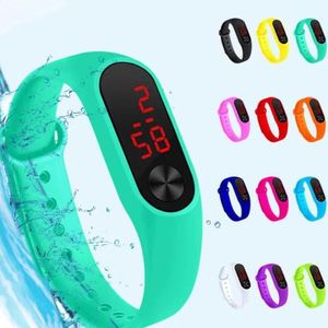 Mężczyźni Kobiety LED Prostokąt Bransoletka Zegarek Moda Sporty Zegarki Zegarki Outdoor Fitness Wyświetlacz dotykowy Digital Wristwatch